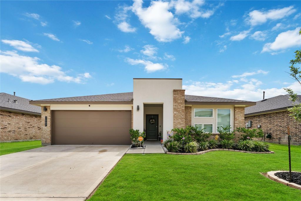 7902 Sleek Flock Lane, Rosharon, TX 77583