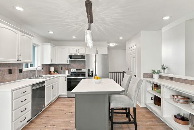 705 E Upper Terrace Ln, Colbert, WA 99005