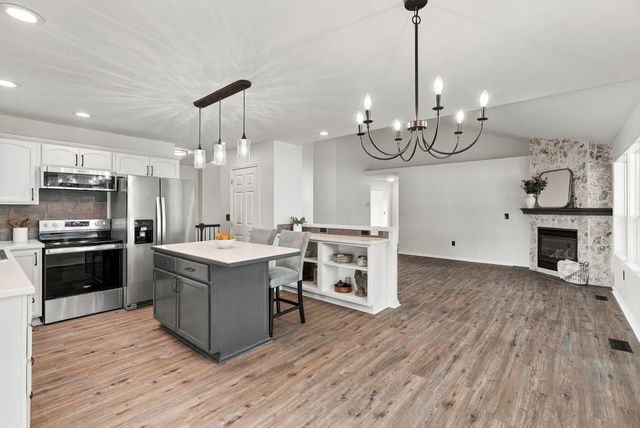705 E Upper Terrace Ln, Colbert, WA 99005