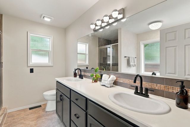 705 E Upper Terrace Ln, Colbert, WA 99005