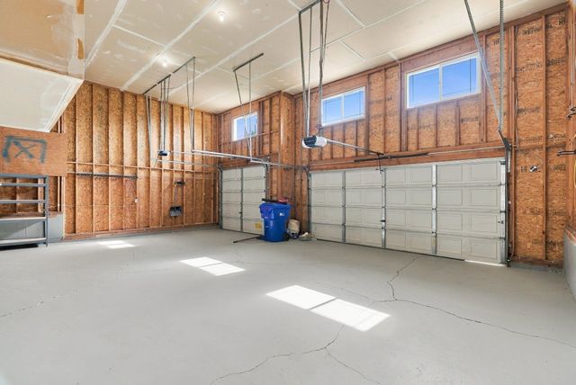 705 E Upper Terrace Ln, Colbert, WA 99005