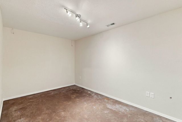 705 E Upper Terrace Ln, Colbert, WA 99005
