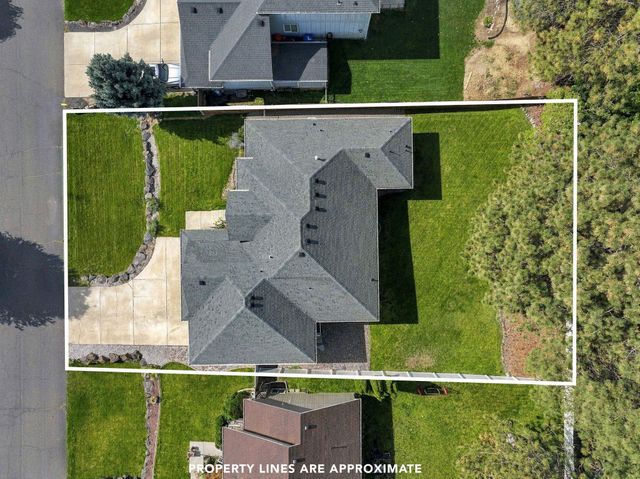 705 E Upper Terrace Ln, Colbert, WA 99005