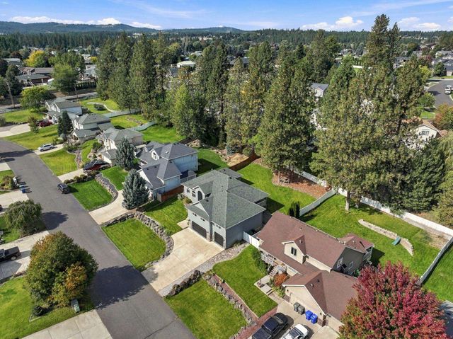 705 E Upper Terrace Ln, Colbert, WA 99005