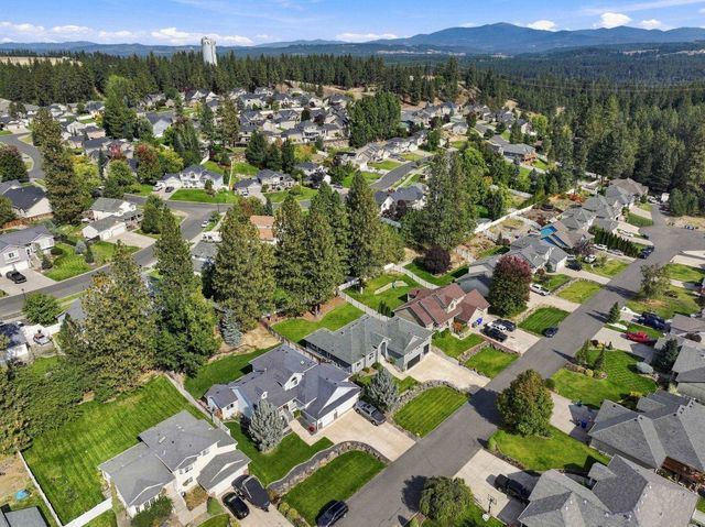705 E Upper Terrace Ln, Colbert, WA 99005
