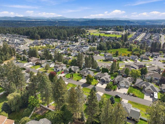 705 E Upper Terrace Ln, Colbert, WA 99005