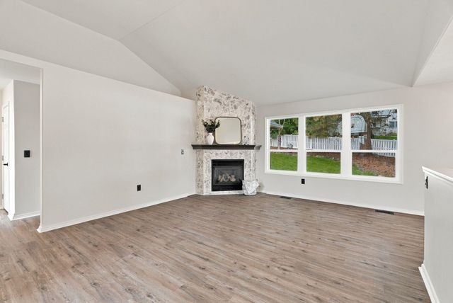 705 E Upper Terrace Ln, Colbert, WA 99005