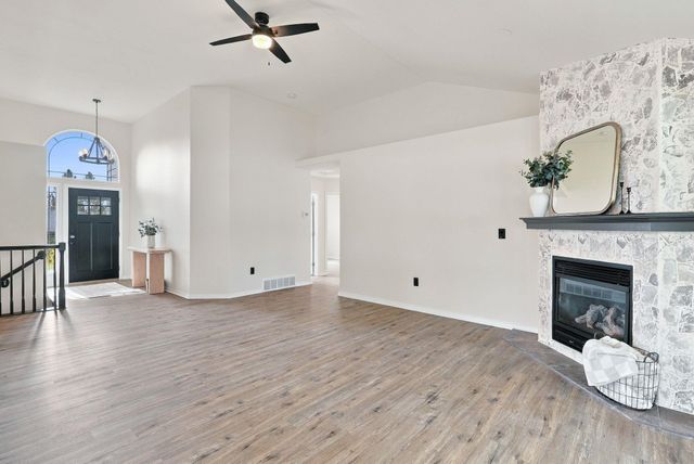 705 E Upper Terrace Ln, Colbert, WA 99005