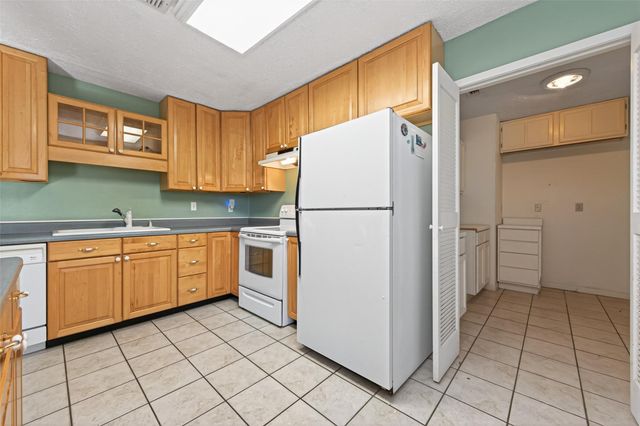 4726 Whispering Rock Lane, Spring, TX 77388