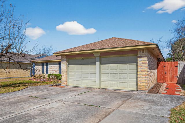 4726 Whispering Rock Lane, Spring, TX 77388