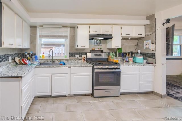 3106 Cherokee Avenue, Flint, MI 48507