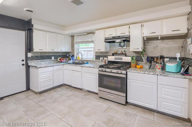 3106 Cherokee Avenue, Flint, MI 48507