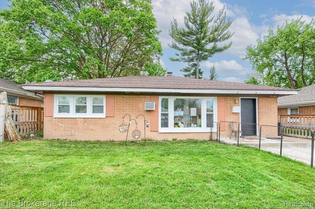 3106 Cherokee Avenue, Flint, MI 48507