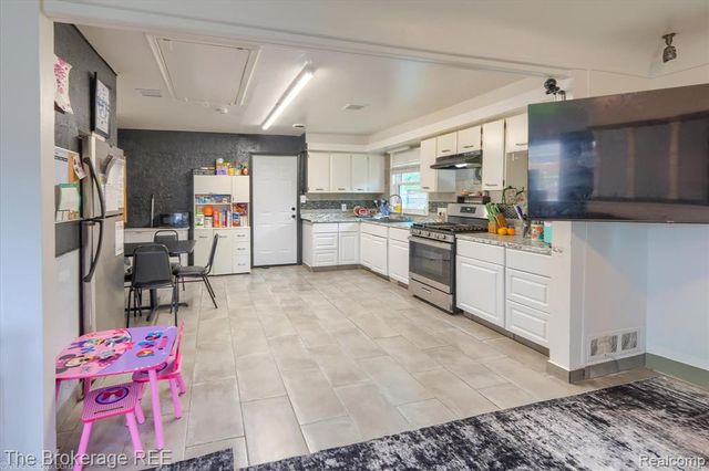 3106 Cherokee Avenue, Flint, MI 48507