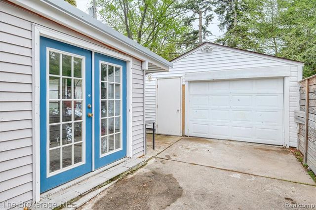 3106 Cherokee Avenue, Flint, MI 48507