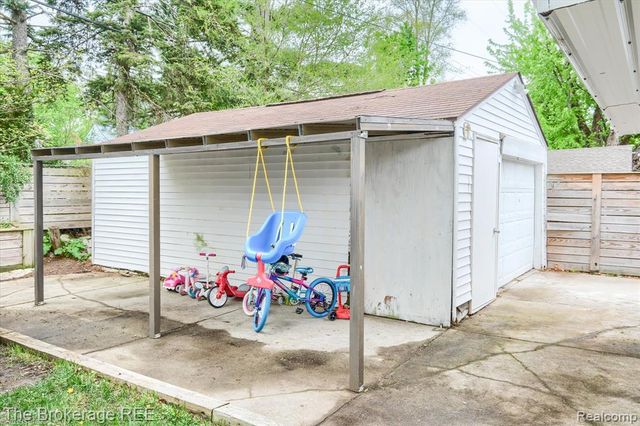 3106 Cherokee Avenue, Flint, MI 48507