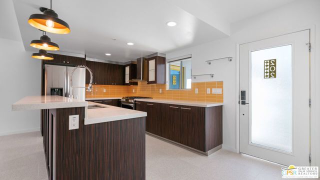 588 E San Lorenzo Road 202, Palm Springs, CA 92264