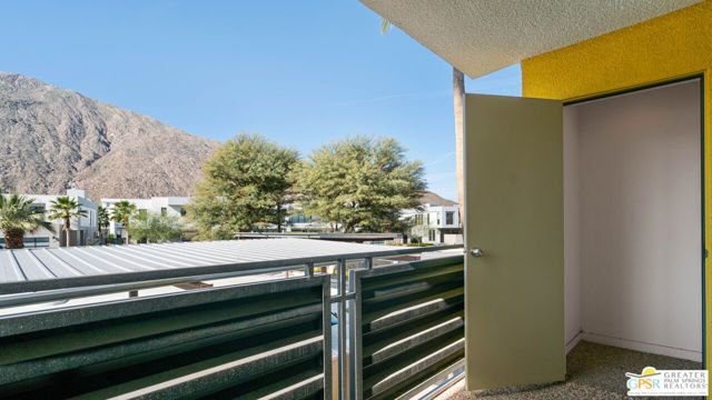 588 E San Lorenzo Road 202, Palm Springs, CA 92264