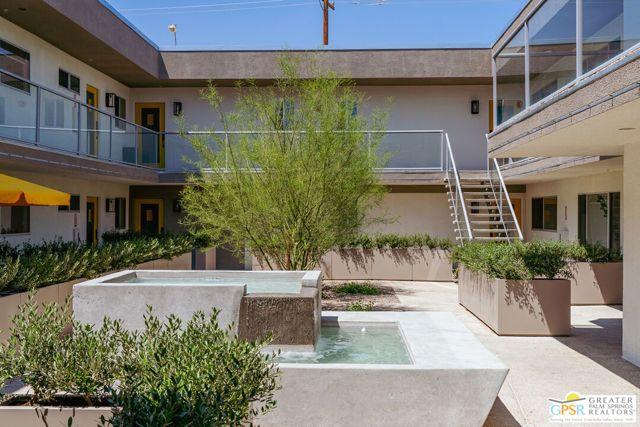 588 E San Lorenzo Road 202, Palm Springs, CA 92264