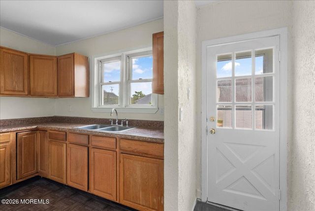 76 Peach Street, Tinton Falls, NJ 07724