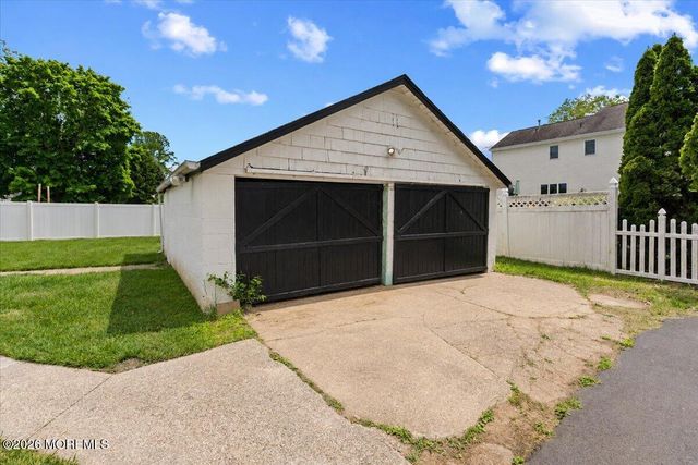 76 Peach Street, Tinton Falls, NJ 07724