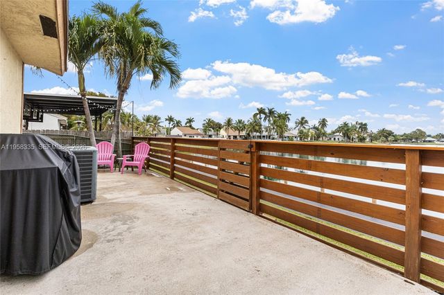 21839 SW 100th Pl, Cutler Bay, FL 33190