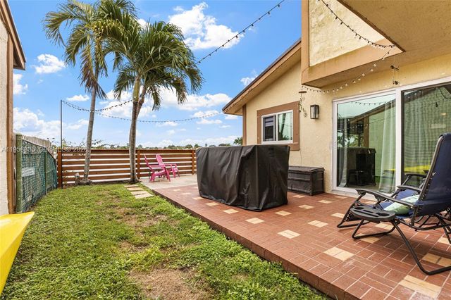 21839 SW 100th Pl, Cutler Bay, FL 33190