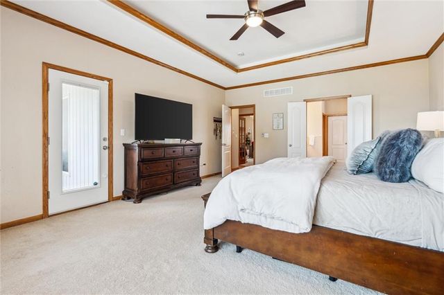 1301 NE Horizon Drive, Lee's Summit, MO 64086