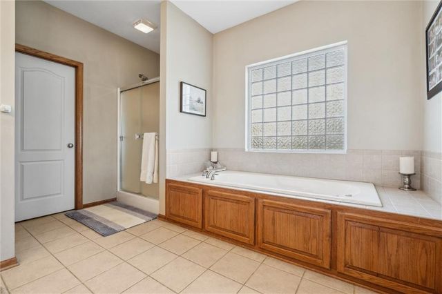 1301 NE Horizon Drive, Lee's Summit, MO 64086