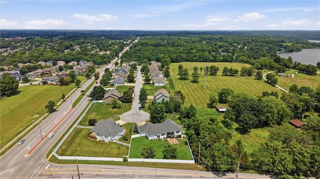 1301 NE Horizon Drive, Lee's Summit, MO 64086