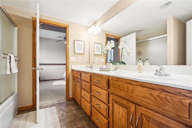 1301 NE Horizon Drive, Lee's Summit, MO 64086