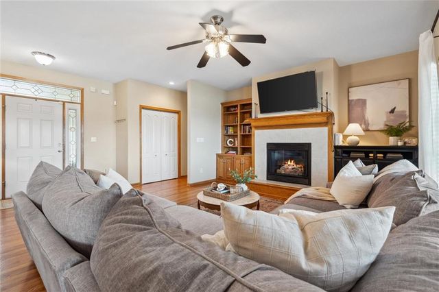 1301 NE Horizon Drive, Lee's Summit, MO 64086
