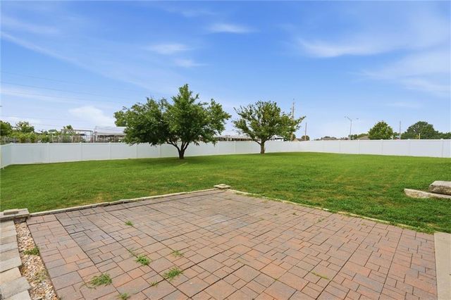 1301 NE Horizon Drive, Lee's Summit, MO 64086