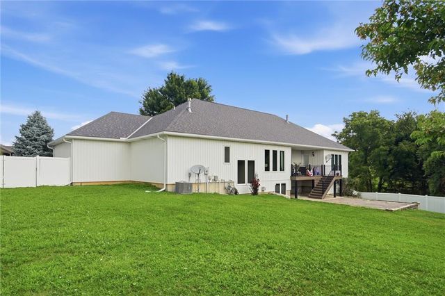 1301 NE Horizon Drive, Lee's Summit, MO 64086