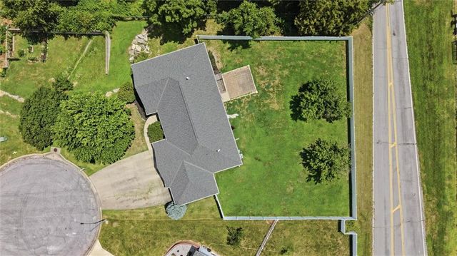 1301 NE Horizon Drive, Lee's Summit, MO 64086