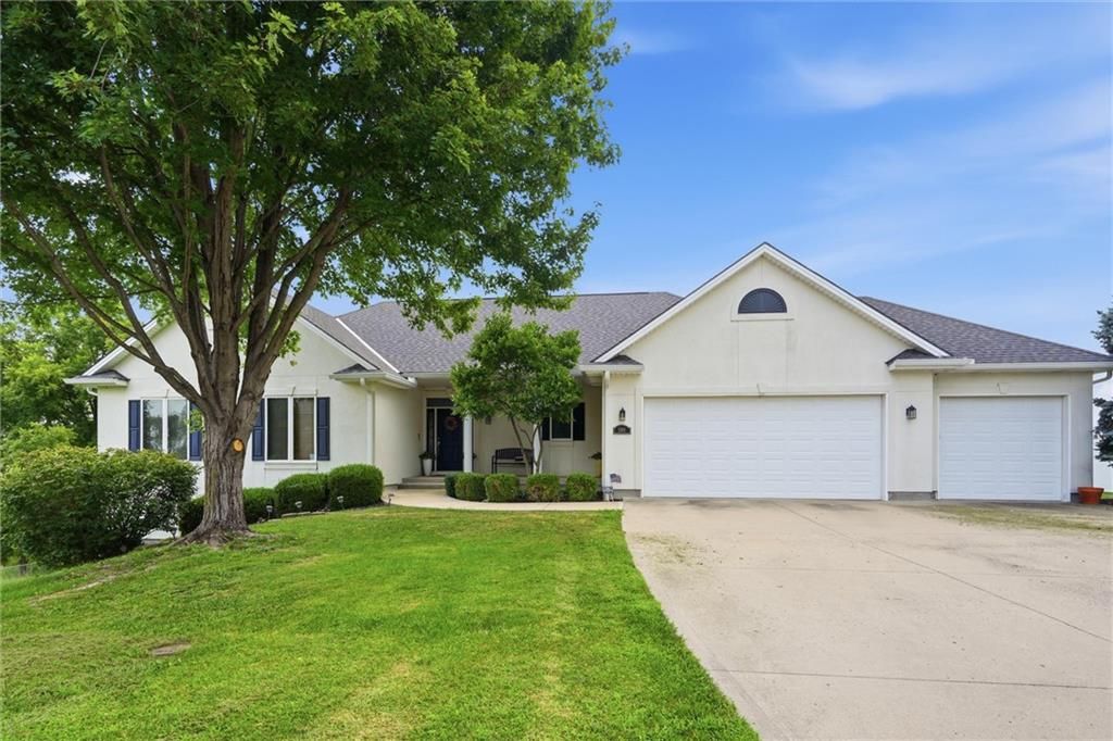 1301 NE Horizon Drive, Lee's Summit, MO 64086