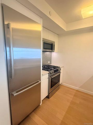 138-35 39th Avenue 12F, Flushing, NY 11354