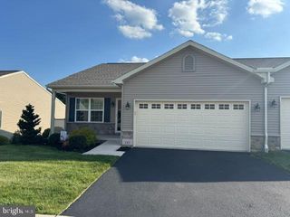 131 PALOMINO WAY #232, Red Lion, PA 17356