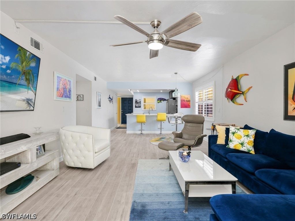 Image 3 of property listing at 1112 SW 48th TER C101, Cape Coral, FL 33914