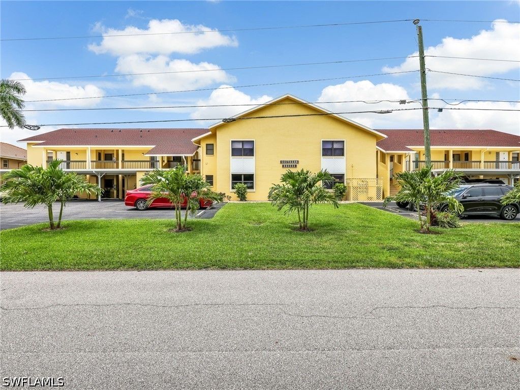 Image 31 of property listing at 1112 SW 48th TER C101, Cape Coral, FL 33914