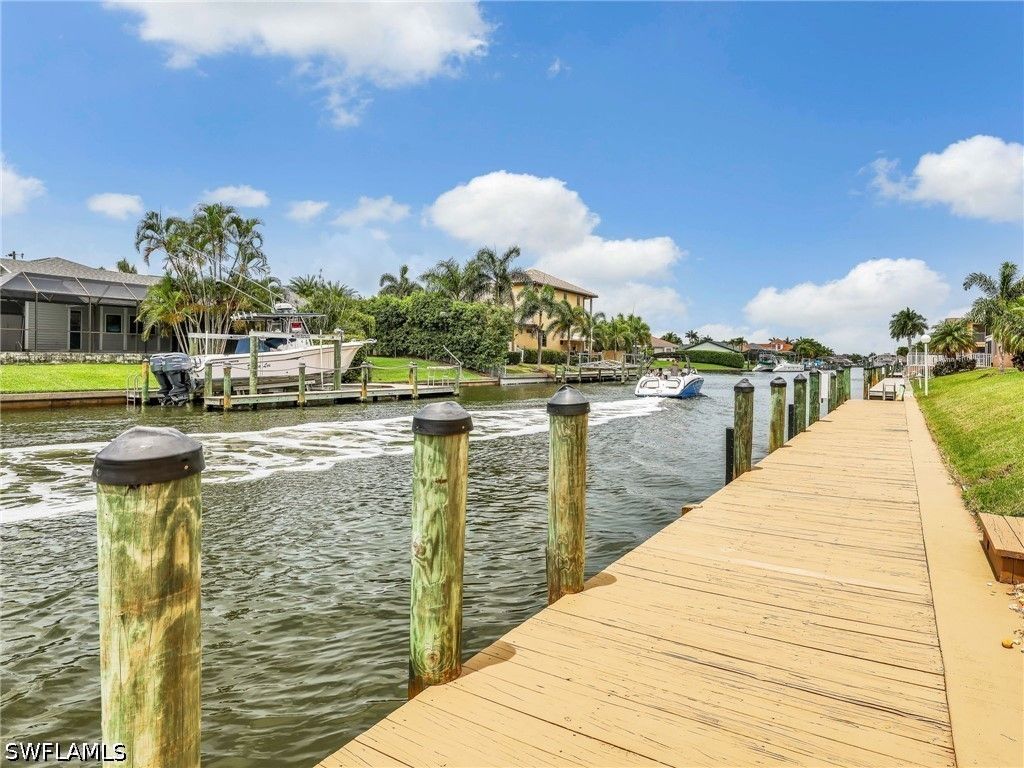 Image 39 of property listing at 1112 SW 48th TER C101, Cape Coral, FL 33914