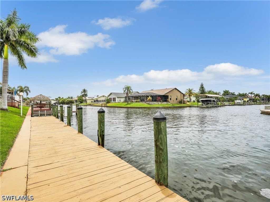 Image 40 of property listing at 1112 SW 48th TER C101, Cape Coral, FL 33914