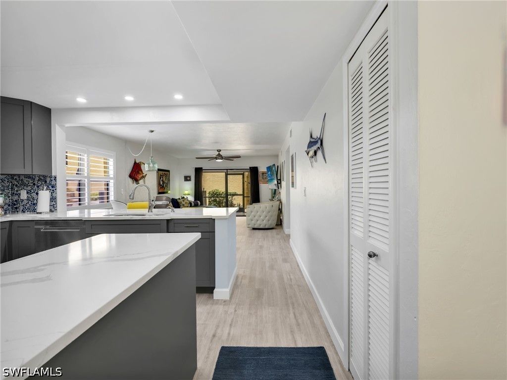Image 7 of property listing at 1112 SW 48th TER C101, Cape Coral, FL 33914