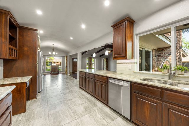 2616 Pin Oak Lane, Plano, TX 75075