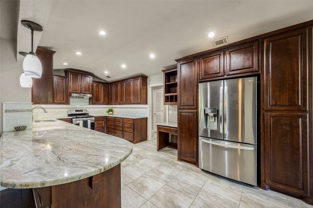 2616 Pin Oak Lane, Plano, TX 75075