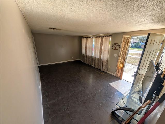 57 E 2ND STREET, Chuluota, FL 32766