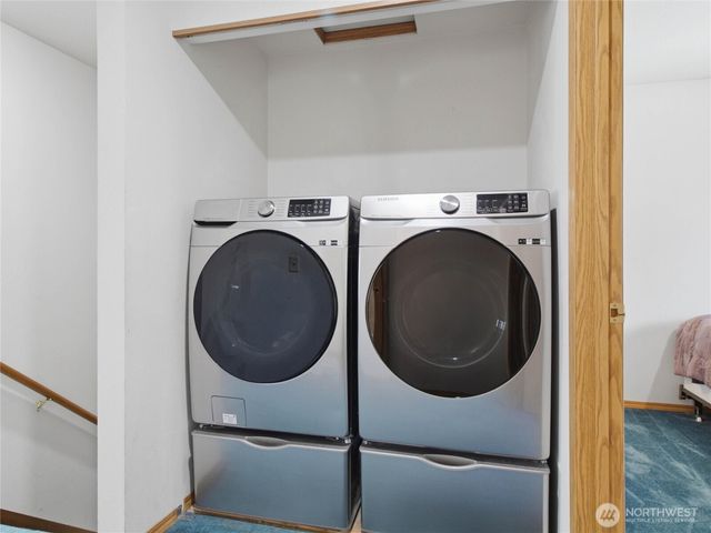 1239 S 236th Place, Des Moines, WA 98198