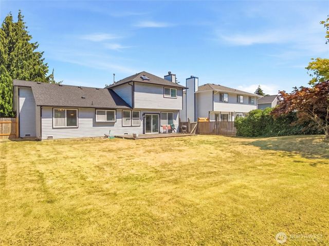 1239 S 236th Place, Des Moines, WA 98198
