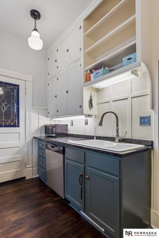 1019 S 30th Avenue, Omaha, NE 68105