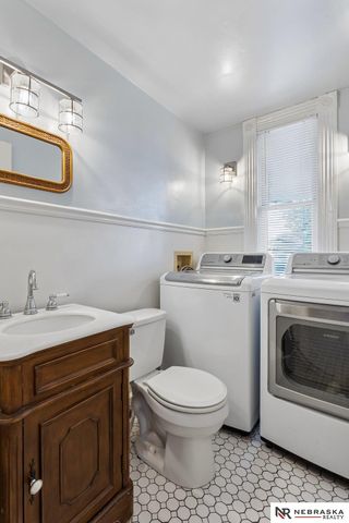 1019 S 30th Avenue, Omaha, NE 68105